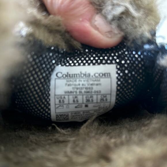 Columbia Furry Slippers 8.5 Rubber Grip Soles Comfy Cozy Warm Winter Footwear - Picture 6 of 6